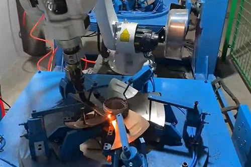 Заваряване на лопатки на вентилатор от Fulzh Robot